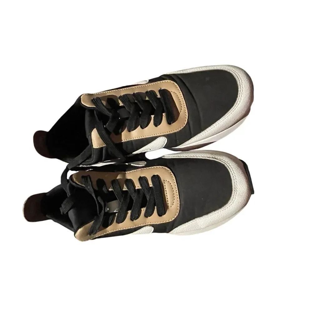 Dolce Vita athletic style shoes Black and Tan Sneakers size 8